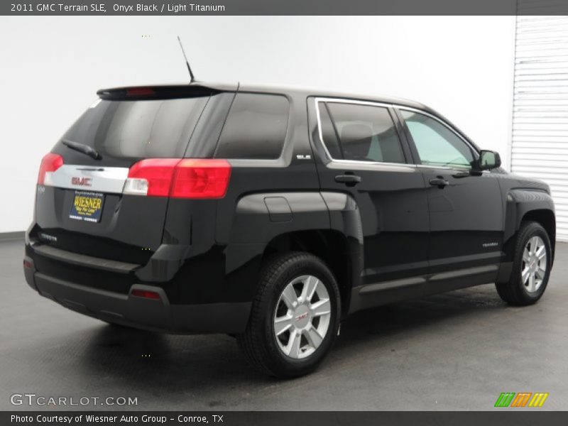 Onyx Black / Light Titanium 2011 GMC Terrain SLE