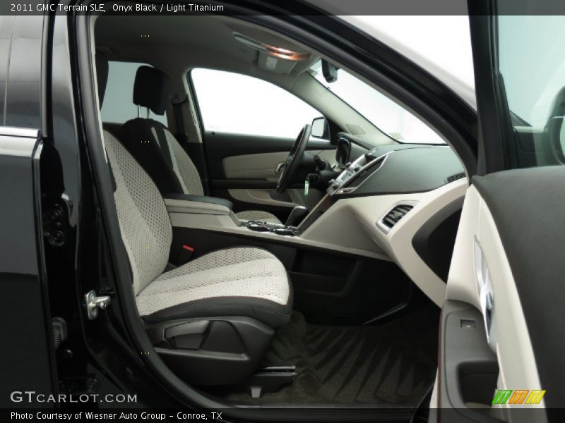 Onyx Black / Light Titanium 2011 GMC Terrain SLE