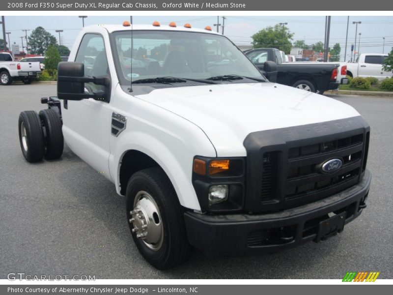 Oxford White / Medium Stone 2008 Ford F350 Super Duty XL Regular Cab Chassis