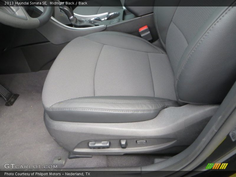 Midnight Black / Black 2013 Hyundai Sonata SE