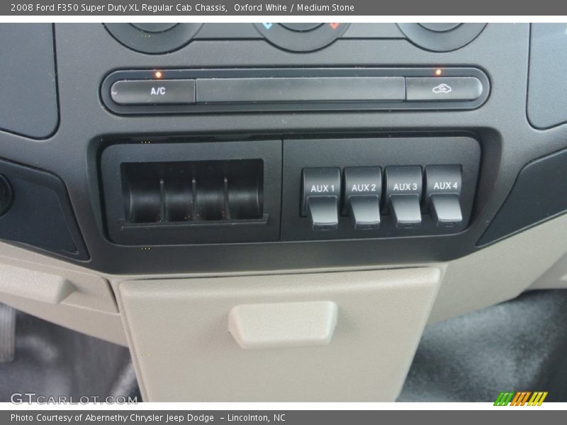Oxford White / Medium Stone 2008 Ford F350 Super Duty XL Regular Cab Chassis