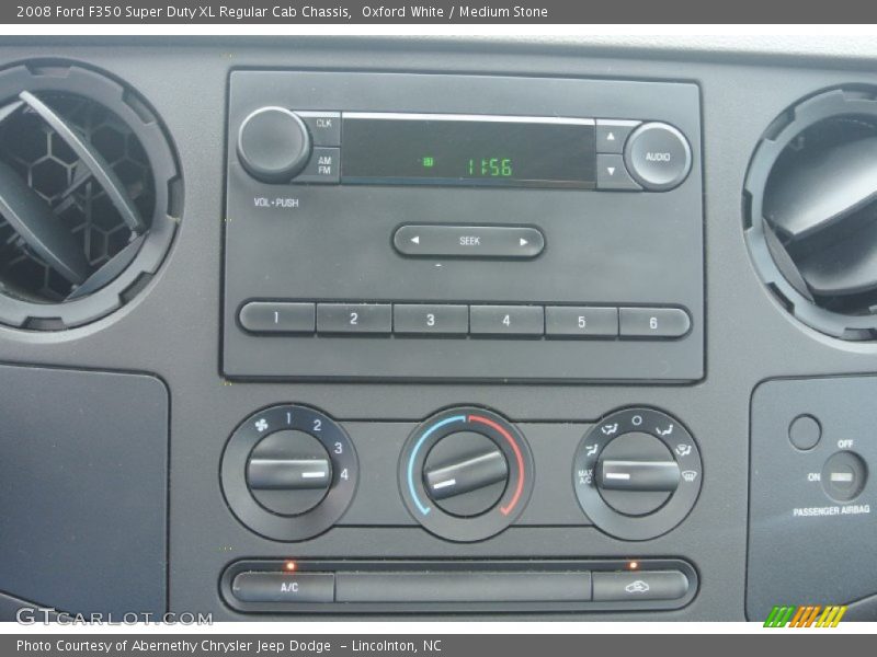 Controls of 2008 F350 Super Duty XL Regular Cab Chassis