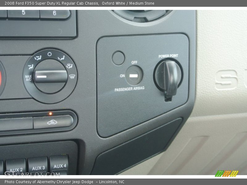 Oxford White / Medium Stone 2008 Ford F350 Super Duty XL Regular Cab Chassis