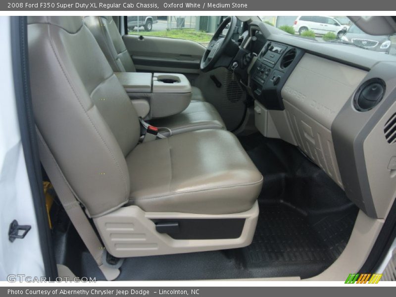 Oxford White / Medium Stone 2008 Ford F350 Super Duty XL Regular Cab Chassis