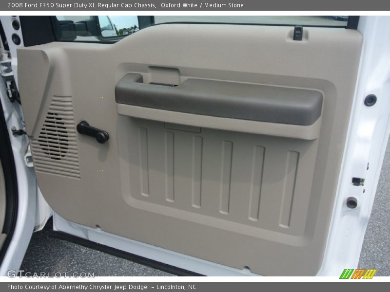Oxford White / Medium Stone 2008 Ford F350 Super Duty XL Regular Cab Chassis
