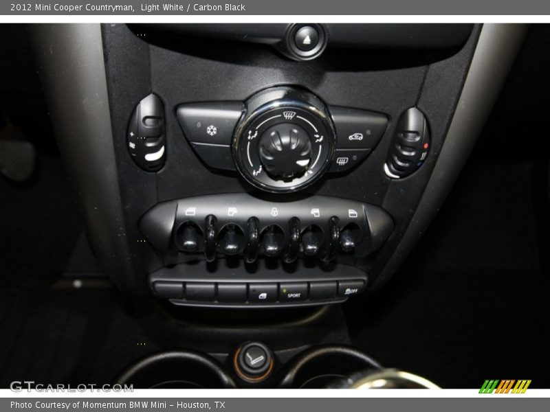 Light White / Carbon Black 2012 Mini Cooper Countryman