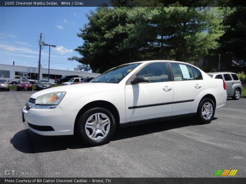 Front 3/4 View of 2005 Malibu Sedan