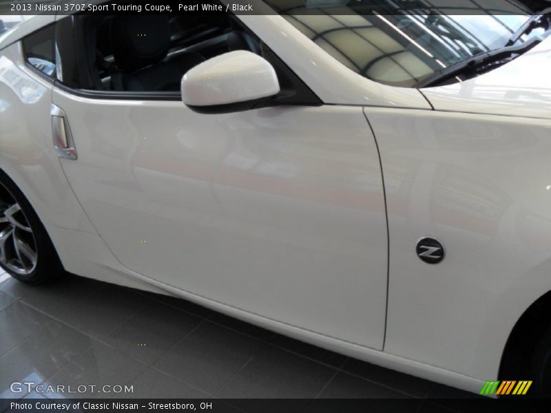 Pearl White / Black 2013 Nissan 370Z Sport Touring Coupe