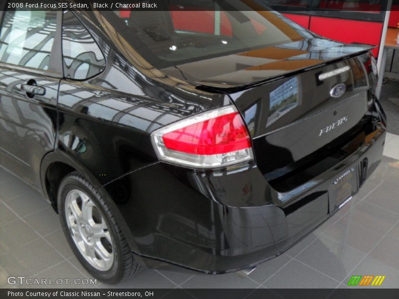 Black / Charcoal Black 2008 Ford Focus SES Sedan