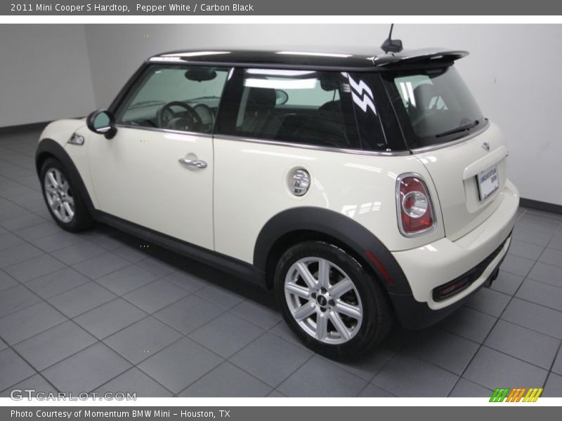 Pepper White / Carbon Black 2011 Mini Cooper S Hardtop
