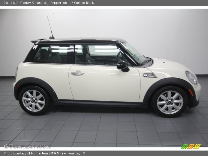 Pepper White / Carbon Black 2011 Mini Cooper S Hardtop