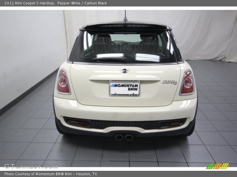 Pepper White / Carbon Black 2011 Mini Cooper S Hardtop