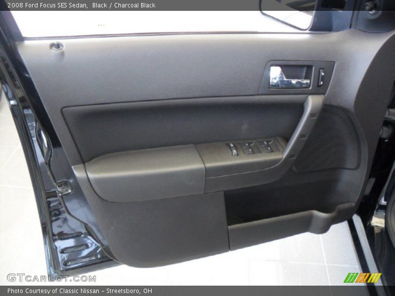 Black / Charcoal Black 2008 Ford Focus SES Sedan