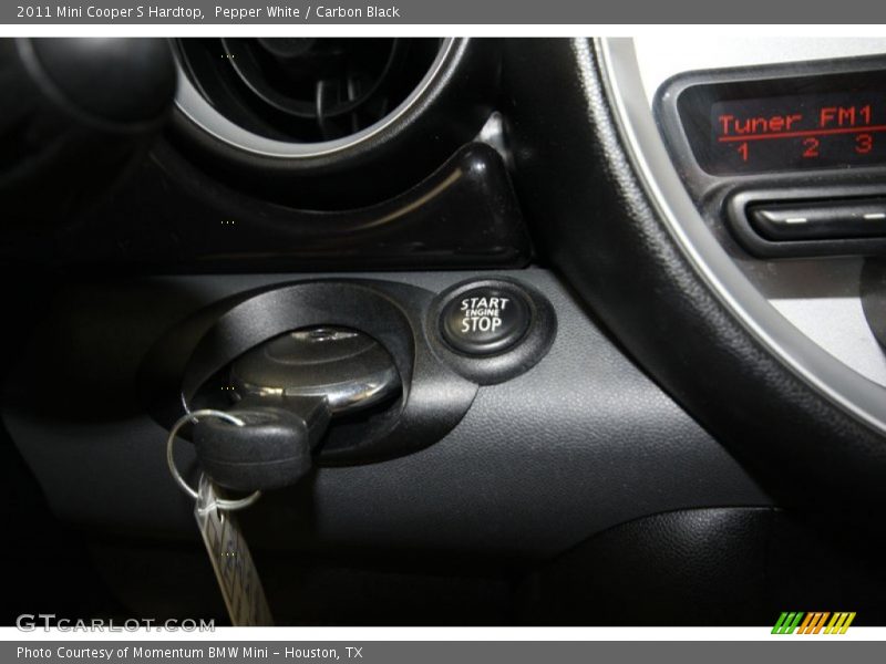 Pepper White / Carbon Black 2011 Mini Cooper S Hardtop