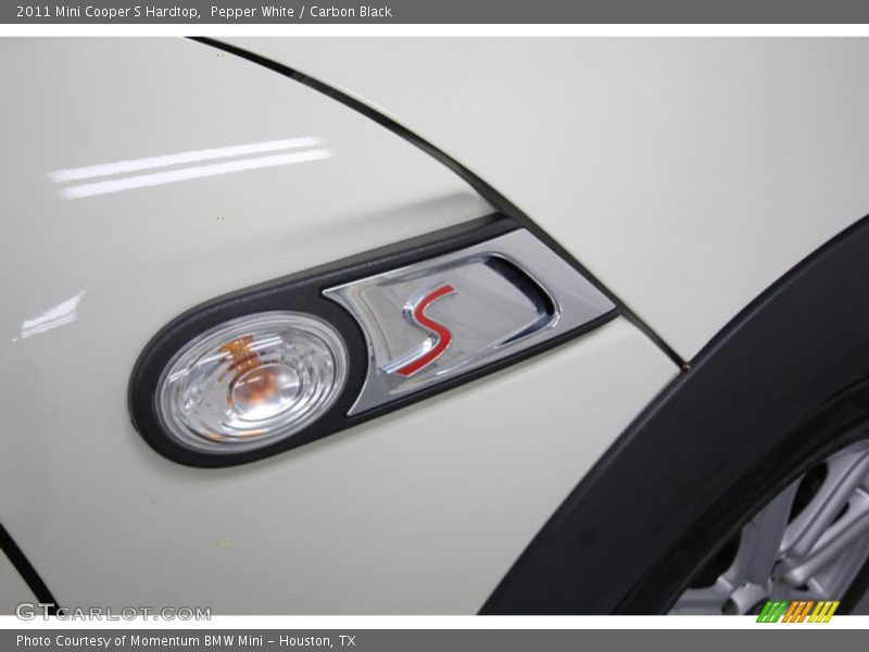 Pepper White / Carbon Black 2011 Mini Cooper S Hardtop