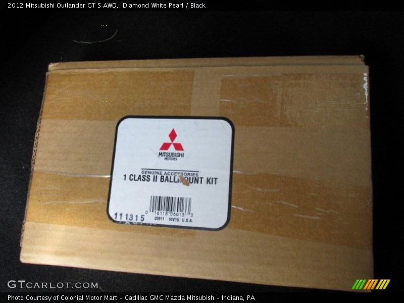 Diamond White Pearl / Black 2012 Mitsubishi Outlander GT S AWD