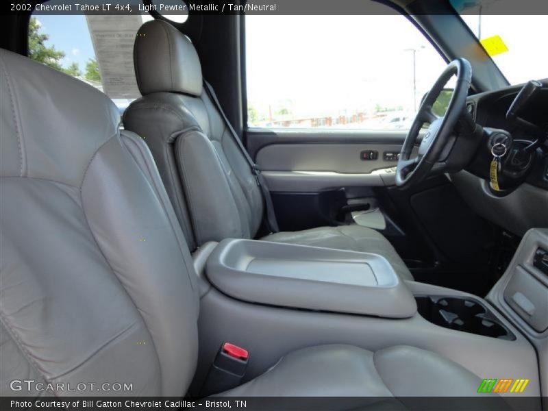 Light Pewter Metallic / Tan/Neutral 2002 Chevrolet Tahoe LT 4x4