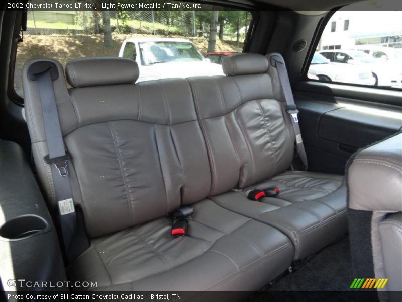 Light Pewter Metallic / Tan/Neutral 2002 Chevrolet Tahoe LT 4x4