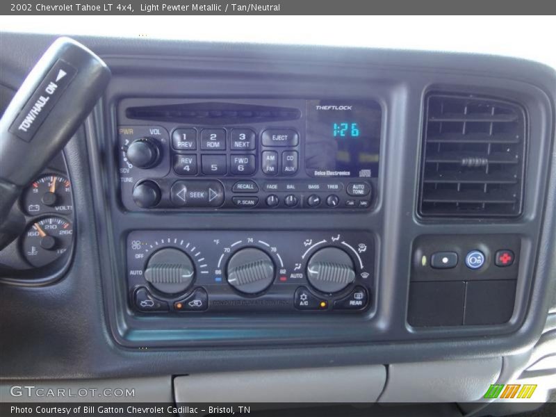 Light Pewter Metallic / Tan/Neutral 2002 Chevrolet Tahoe LT 4x4