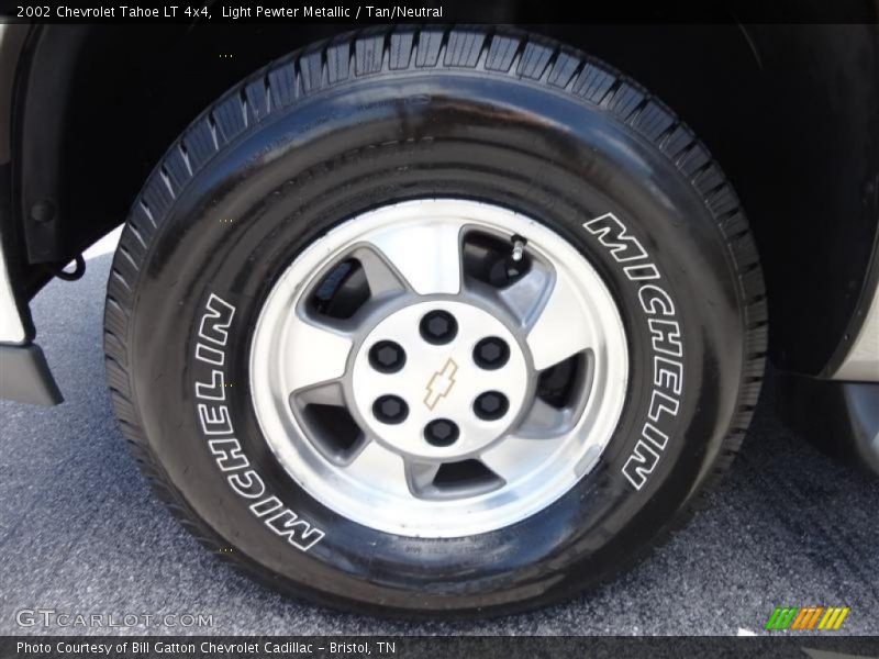 Light Pewter Metallic / Tan/Neutral 2002 Chevrolet Tahoe LT 4x4