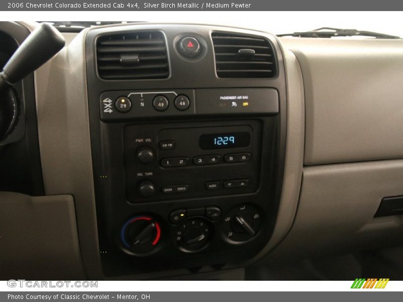 Controls of 2006 Colorado Extended Cab 4x4