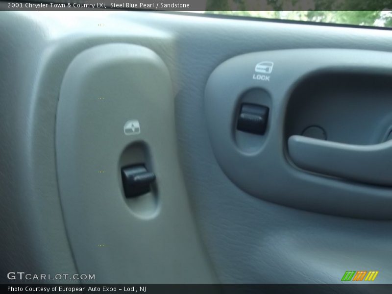 Steel Blue Pearl / Sandstone 2001 Chrysler Town & Country LXi