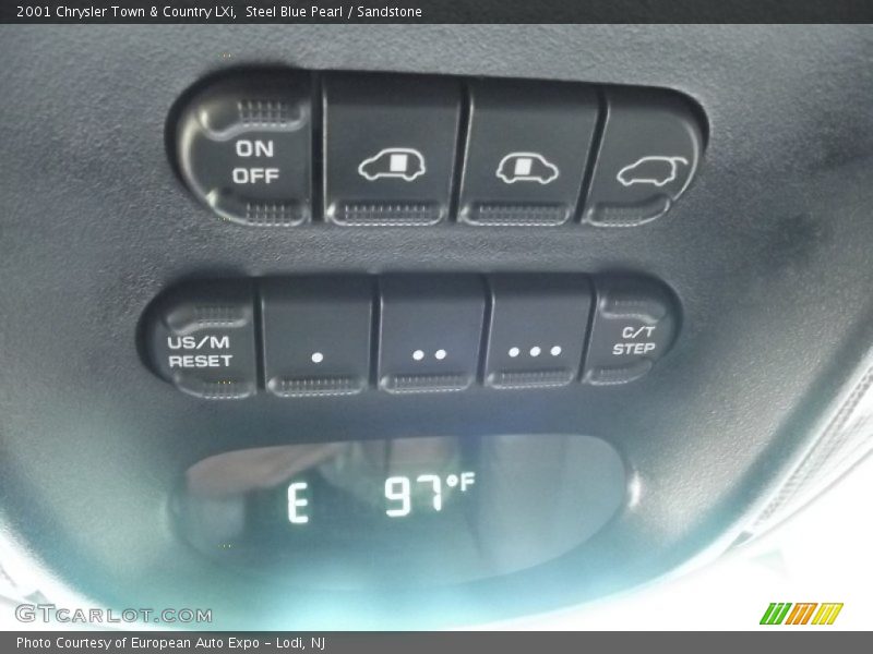 Steel Blue Pearl / Sandstone 2001 Chrysler Town & Country LXi