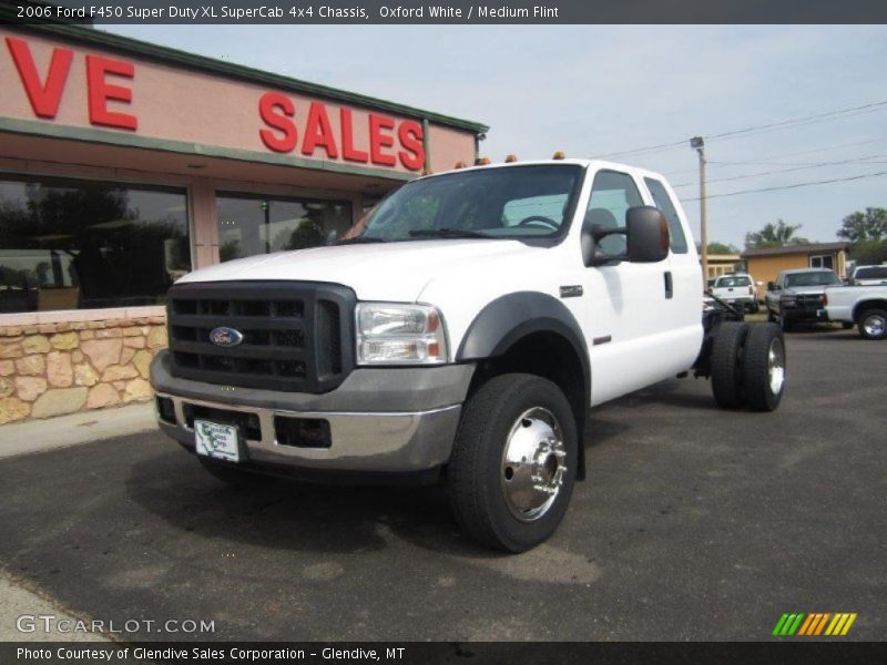 Oxford White / Medium Flint 2006 Ford F450 Super Duty XL SuperCab 4x4 Chassis