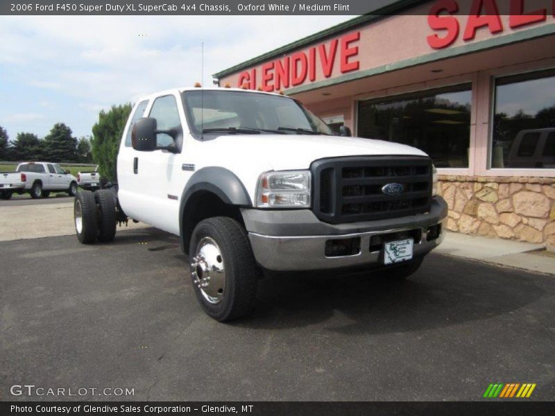 Oxford White / Medium Flint 2006 Ford F450 Super Duty XL SuperCab 4x4 Chassis