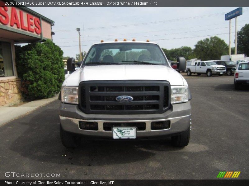 Oxford White / Medium Flint 2006 Ford F450 Super Duty XL SuperCab 4x4 Chassis