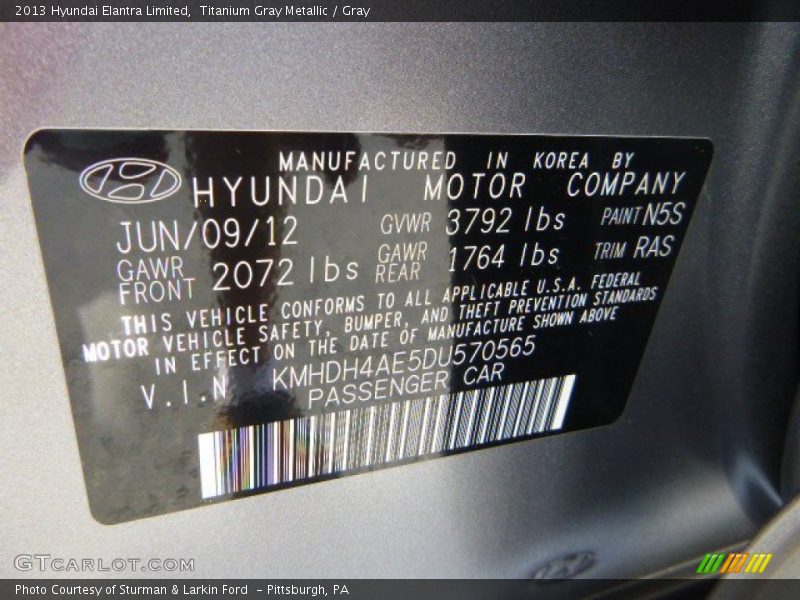 Titanium Gray Metallic / Gray 2013 Hyundai Elantra Limited