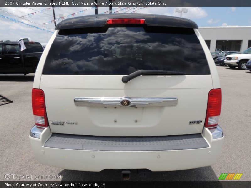 Cool Vanilla White / Dark Slate Gray/Light Slate Gray 2007 Chrysler Aspen Limited HEMI