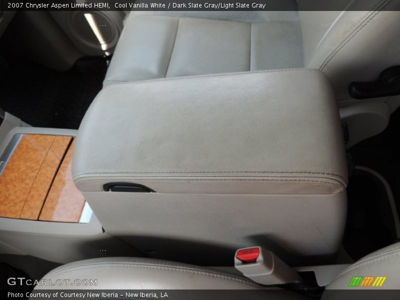 Cool Vanilla White / Dark Slate Gray/Light Slate Gray 2007 Chrysler Aspen Limited HEMI