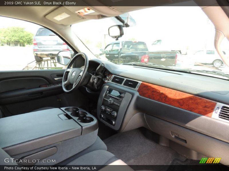 Onyx Black / Ebony 2009 GMC Yukon SLE