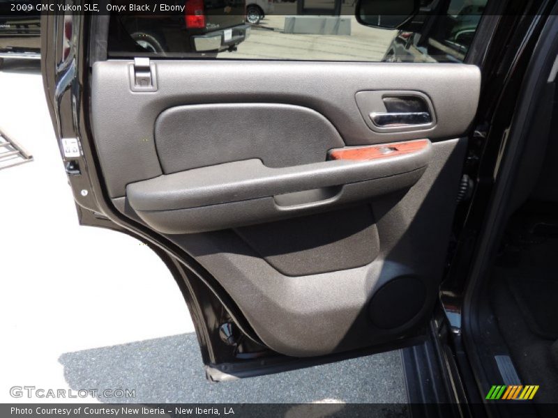 Onyx Black / Ebony 2009 GMC Yukon SLE