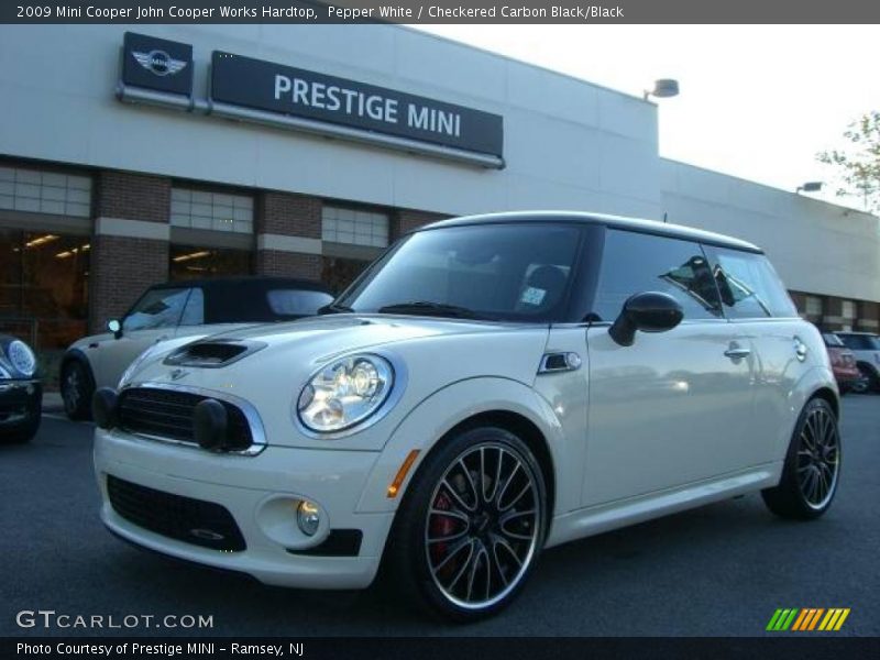 Pepper White / Checkered Carbon Black/Black 2009 Mini Cooper John Cooper Works Hardtop