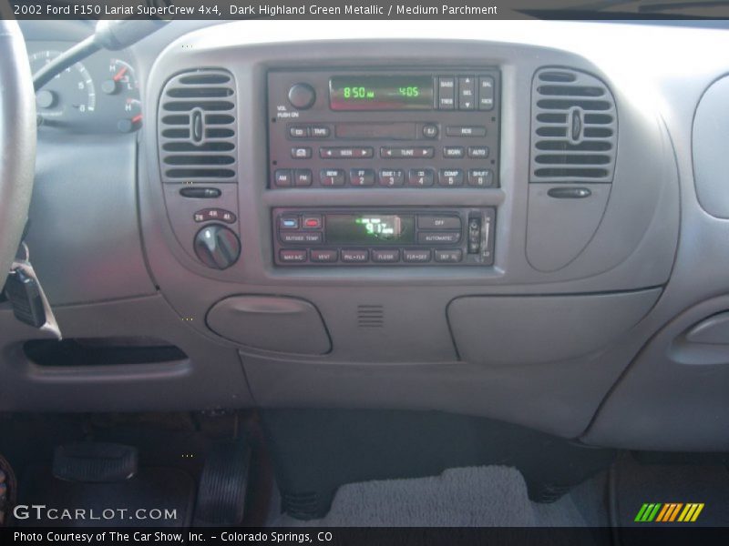 Dark Highland Green Metallic / Medium Parchment 2002 Ford F150 Lariat SuperCrew 4x4