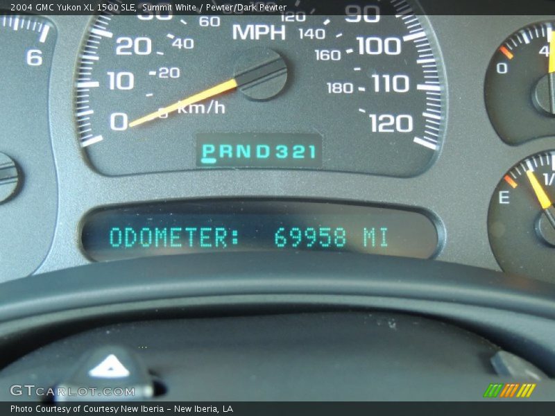 Summit White / Pewter/Dark Pewter 2004 GMC Yukon XL 1500 SLE