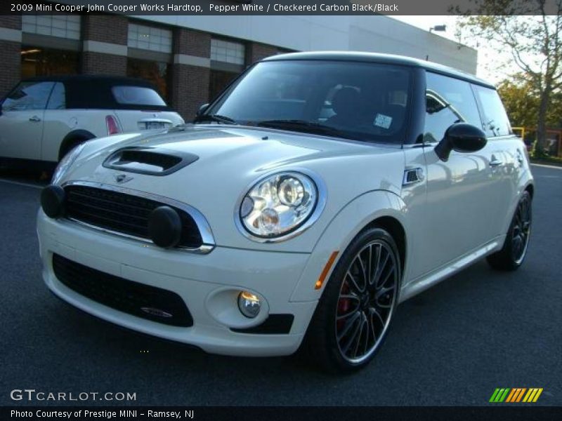 Pepper White / Checkered Carbon Black/Black 2009 Mini Cooper John Cooper Works Hardtop