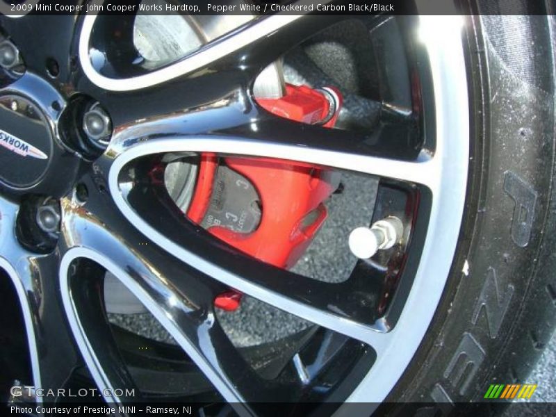 Pepper White / Checkered Carbon Black/Black 2009 Mini Cooper John Cooper Works Hardtop