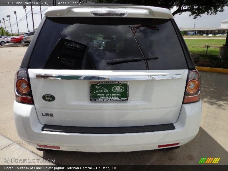 Fuji White / Ebony 2013 Land Rover LR2 2.0