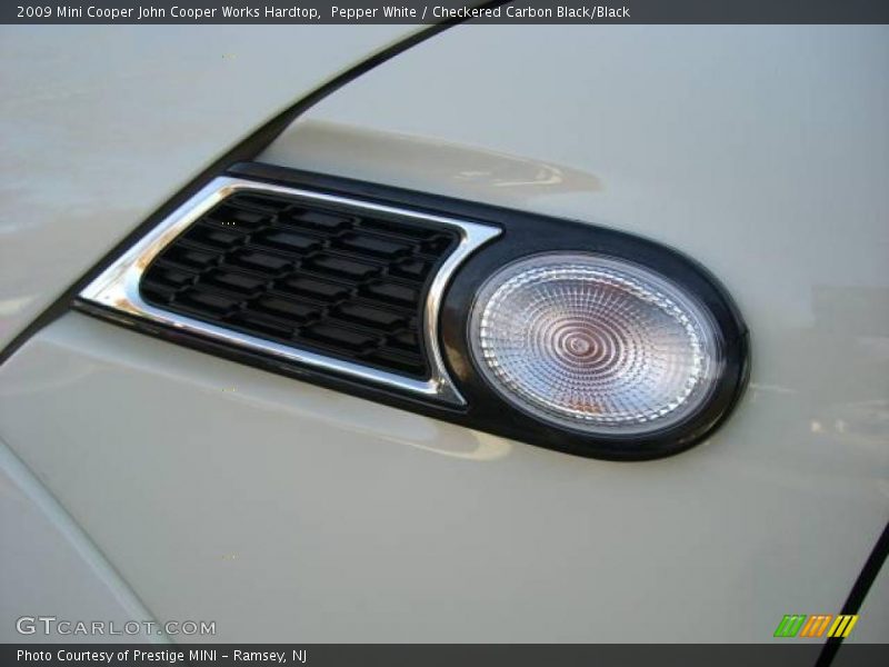 Pepper White / Checkered Carbon Black/Black 2009 Mini Cooper John Cooper Works Hardtop