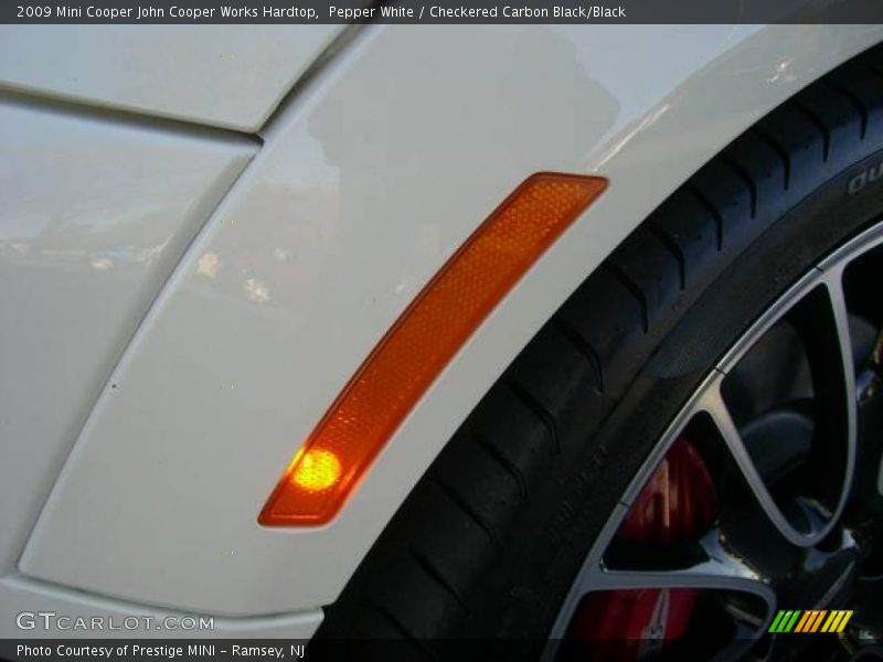 Pepper White / Checkered Carbon Black/Black 2009 Mini Cooper John Cooper Works Hardtop