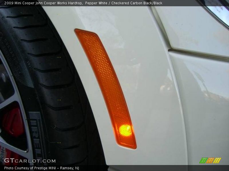 Pepper White / Checkered Carbon Black/Black 2009 Mini Cooper John Cooper Works Hardtop