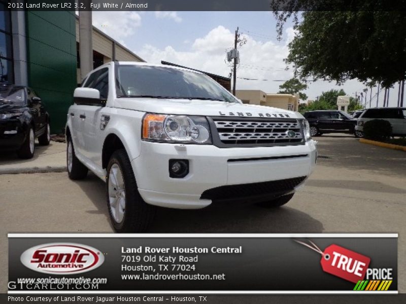 Fuji White / Almond 2012 Land Rover LR2 3.2