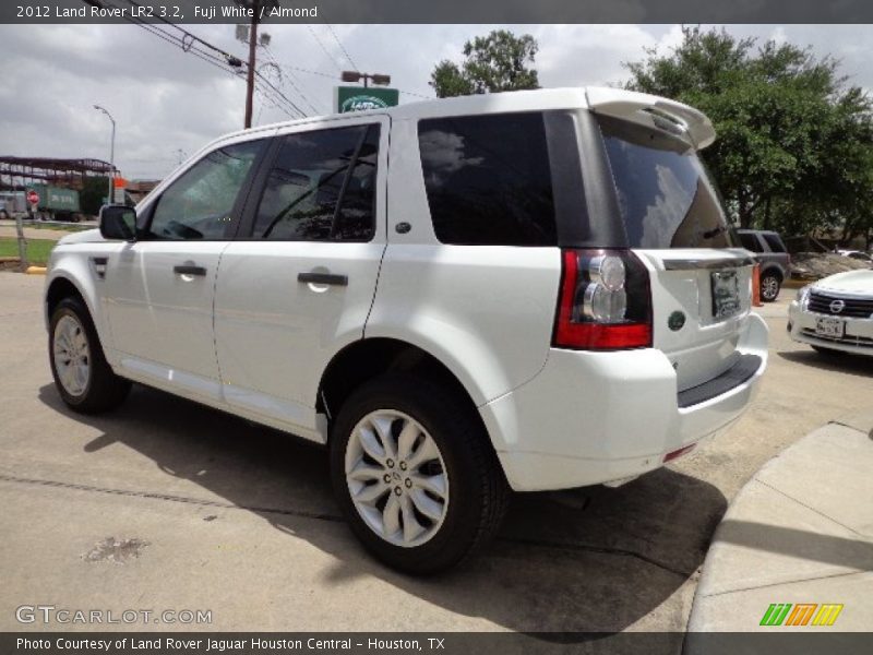 Fuji White / Almond 2012 Land Rover LR2 3.2