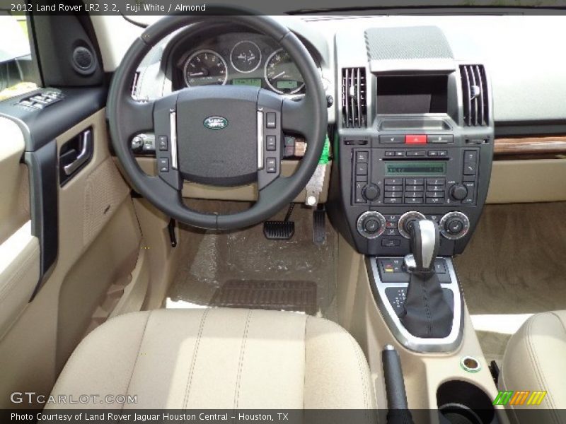 Fuji White / Almond 2012 Land Rover LR2 3.2