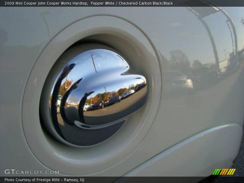 Pepper White / Checkered Carbon Black/Black 2009 Mini Cooper John Cooper Works Hardtop