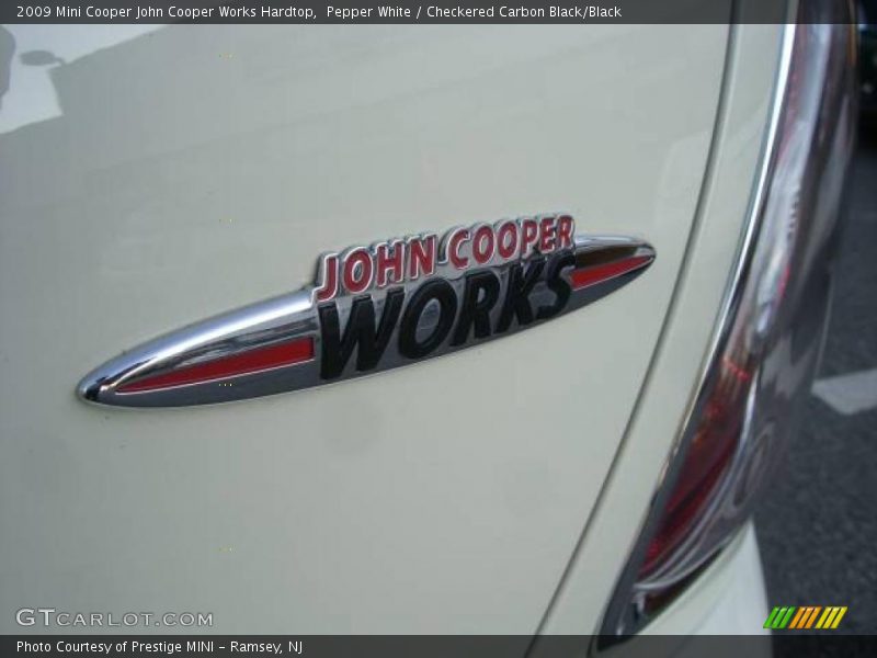 Pepper White / Checkered Carbon Black/Black 2009 Mini Cooper John Cooper Works Hardtop