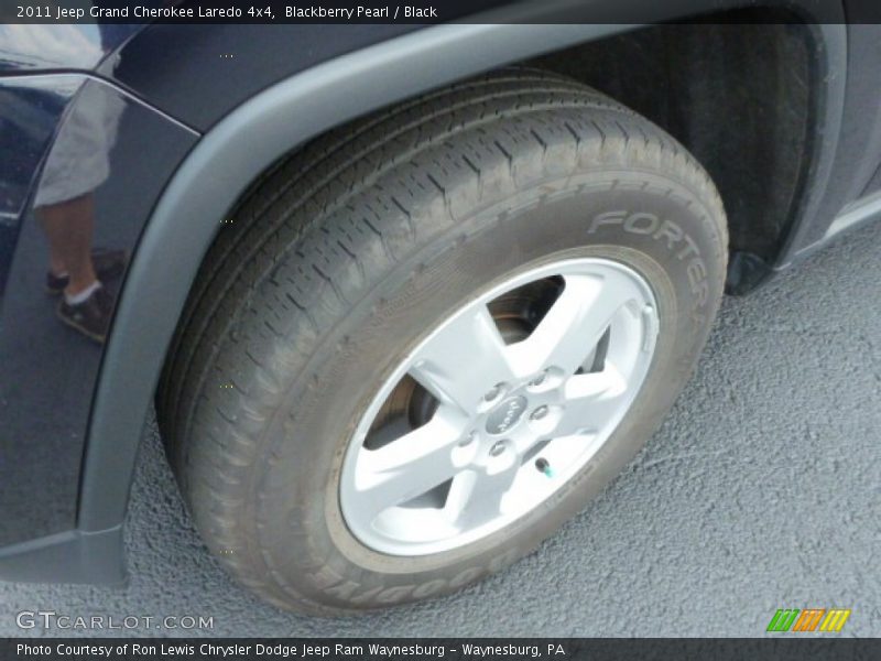 Blackberry Pearl / Black 2011 Jeep Grand Cherokee Laredo 4x4